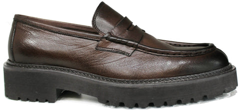 scarpe uomo di tendenza mocassini marroni testa di moro con suola carrarmato eleganti sportivi in vera pelle di bufalo articolo guido ferri 6586 calzature artigianali online 100% made in italy negozio a civitanova marche collezione moda soletta morbida estraibile per plantare spedizioni in tutta Italia pagamento alla consegna 