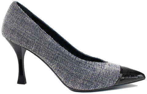 scarpe tendenza donna decoltè classica in vera pelle luxury jeans con punta nera lucida in tinta con tacco a rocchetto 80 centrato di media altezza comodo e uno scollo rotondo particolare articolo gianmarco f. a026 calzature artigianali 100% Made in Italy online con negozio a civitanova marche moda spedizioni in tutta Italia con pagamento alla consegna 