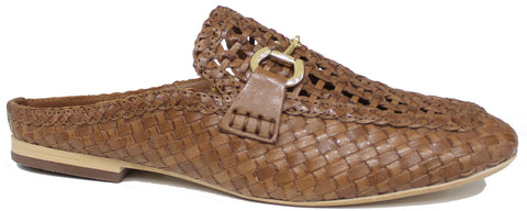 scarpe donna sabot con punta quadrata forato e intrecciato calzaturificio mng articolo f208 in vera pelle cuoio marrone chiaro accessoriato morsetto dorato oro platino pellame molto morbido soletta morbida scarpe con negozio a civitanova marche collezione moda primavera estate calzature artigianali made in italy scarpe online spedizione in tutta italia pagamento alla consegna