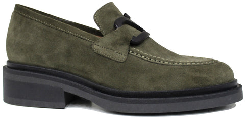 scarpe donna tendenza mocassino elegante sportivo accessoriato angel alarcon articolo 24592 in vera pelle camoscio thyme verde con suola molto leggera calzature artigianali online moda con negozio a civitanova marche spedizioni in tutta Italia e pagamento alla consegna