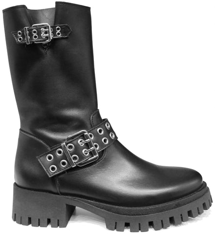 scarpe donna di tendenza anfibi stivaletti neri con fibbie borchie in vera pelle marchio crown BB 23 stile casual eleganti sportivi con cerniera laterale e punta rotonda suola carrarmato flessibile calzature artigianali online 100% made in italy comode con negozio a civitanova marche collezione moda spedizioni in tutta Italia pagamento alla consegna