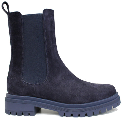 scarpe donna di tendenza stivaletti beatles blu in camoscio con elastico laterale e cerniera in vera pelle marchio crown beatles nc18+zip chelsea boots stile casual eleganti sportivi con punta rotonda suola carrarmato flessibile calzature artigianali online 100% made in italy comode con negozio a civitanova marche collezione moda spedizioni in tutta Italia pagamento alla consegna