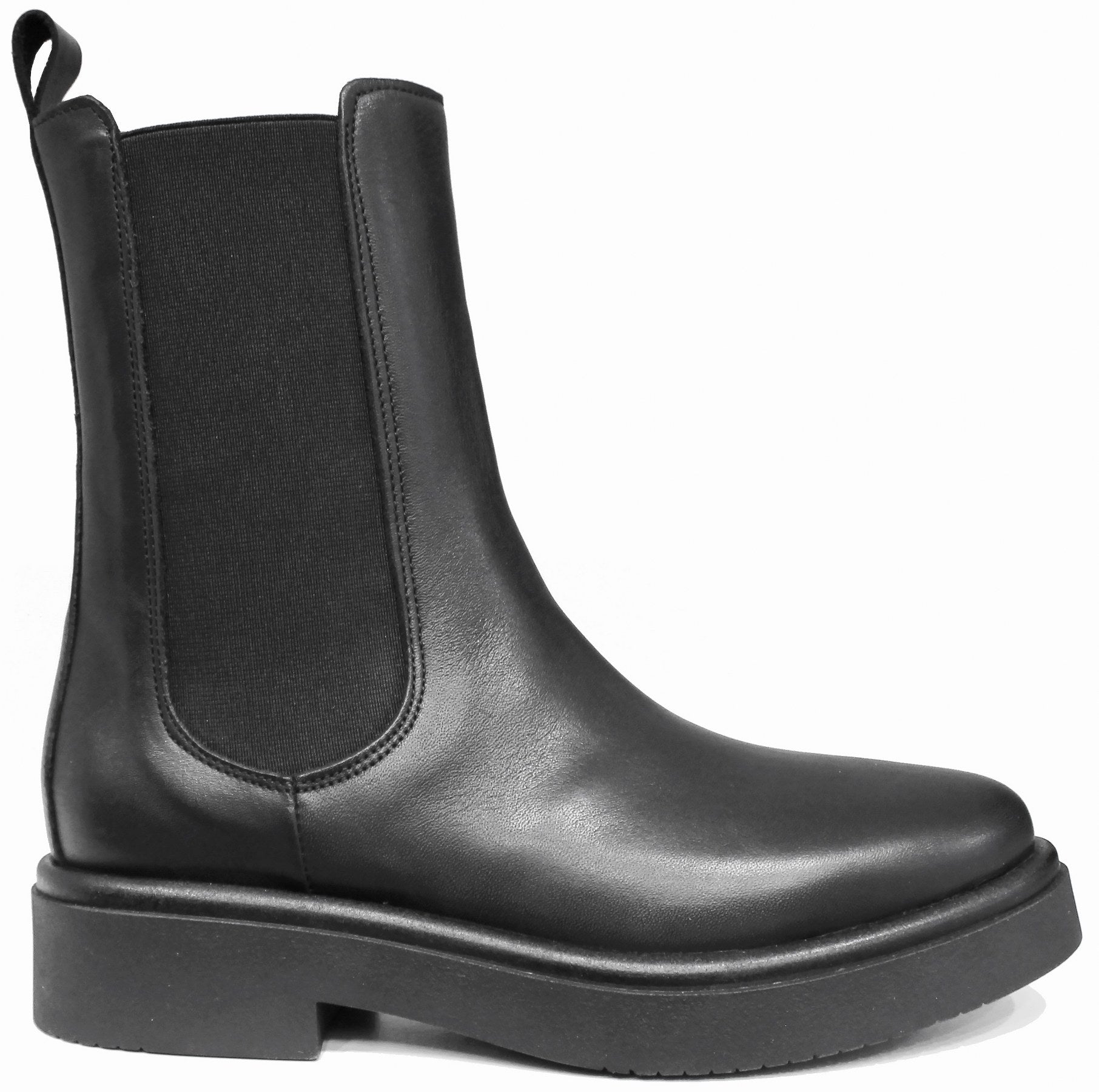 scarpe donna di tendenza stivaletti beatles neri con elastici laterali in vera pelle marchio crown beatles nc18 chelsea boots stile casual eleganti sportivi con punta rotonda suola carrarmato flessibile calzature artigianali online 100% made in italy comode con negozio a civitanova marche collezione moda spedizioni in tutta Italia pagamento alla consegna