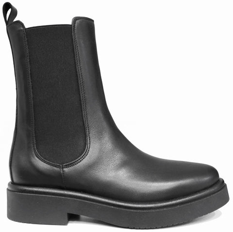 scarpe donna di tendenza stivaletti beatles neri con elastici laterali in vera pelle marchio crown beatles nc18 chelsea boots stile casual eleganti sportivi con punta rotonda suola carrarmato flessibile calzature artigianali online 100% made in italy comode con negozio a civitanova marche collezione moda spedizioni in tutta Italia pagamento alla consegna