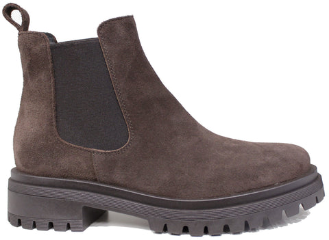 scarpe donna di tendenza stivaletti beatles marroni testa di moro in camoscio bassi altezza caviglia con elastici laterali in vera pelle marchio crown beatles ns chelsea boots stile casual eleganti sportivi con punta rotonda suola carrarmato in gomma flessibile calzature artigianali online 100% made in italy comode con negozio a civitanova marche collezione moda spedizioni in tutta Italia pagamento alla consegna