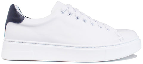 scarpe uomo tendenza sneaker basse casual eleganti sportive in vera pelle bianca con dietro blu scuro suola leggera extralight alta rialzata modello crown marino calzature artigianali online 100% made in italy negozio a civitanova marche collezione moda soletta morbida estraibile per plantare spedizioni in tutta Italia pagamento alla consegna 