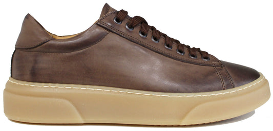 scarpe sneaker bassa uomo eleganti sportive articolo calzaturificio IPL 4190 in vera pelle marrone testa di moro con suola nocciola marrone molto leggera oversize 100% made in italy scarpe con negozio a civitanova marche collezione moda soletta morbida estraibile per plantare calzature artigianali made in italy scarpe online