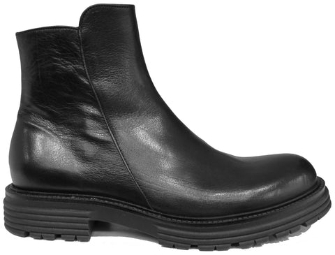 scarpe uomo di tendenza stivaletti anfibi neri in vera pelle con cerniera e suola carrarmato marchio guido ferri 1233 stile casual eleganti sportivi con punta rotonda calzature artigianali online 100% made in italy comode con negozio a civitanova marche collezione moda spedizioni in tutta Italia pagamento alla consegna