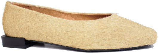 Ballerine donna beige in vero cavallino, punta quadrata, suola flessibile e leggera, tacco basso quadrato, modello Angel Alarcon 26500, scarpe artigianali con negozio a Civitanova Marche