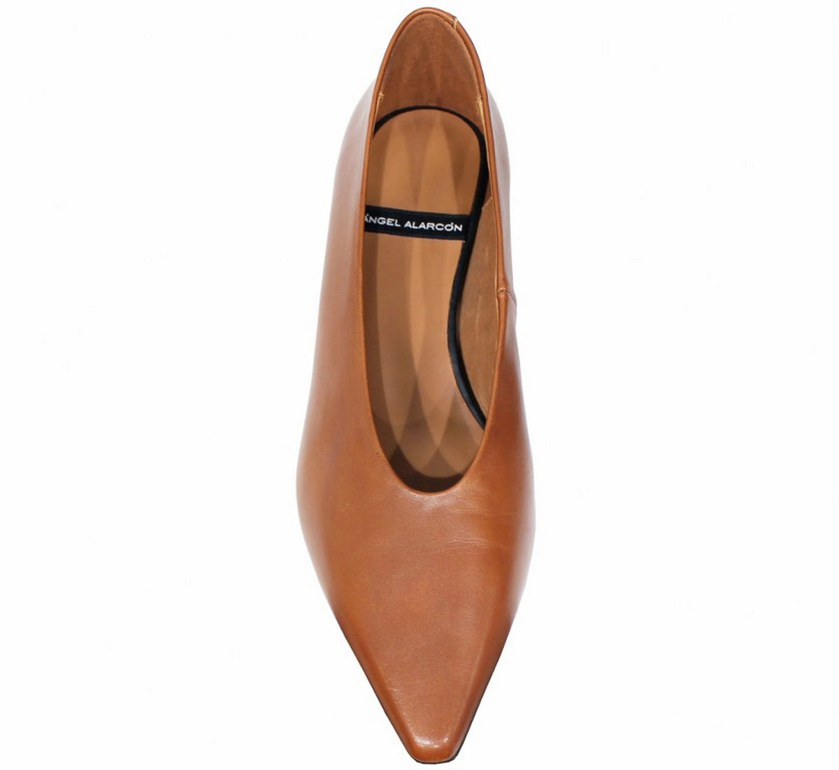 vista dall'alto decoltè donna color cuoio a punta in vera pelle, tacco kitten basso comodo, modello ANGEL ALARCON 26524, scarpe artigianali con negozio a Civitanova Marche