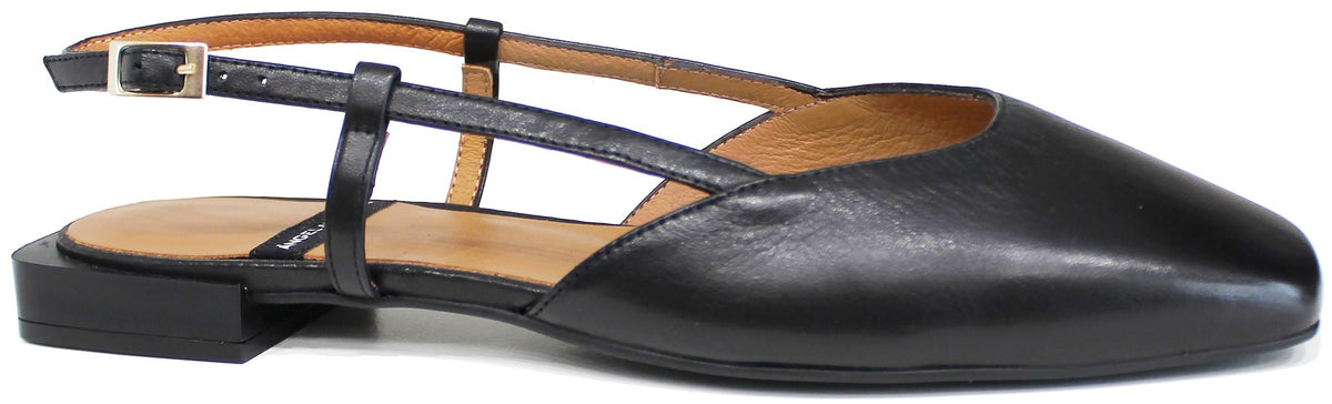 Slingback donna basse nere in vera pelle, scarpe stile chanel aperte dietro con punta quadrata molto ampia, suola leggera, tacco basso, modello Angel Alarcon 26007, calzature artigianali
