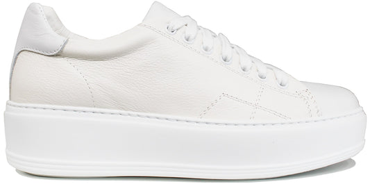 Sneaker donna bianche in vera pelle martellata, suola alta leggera e rialzata, modello Crown New Marina, scarpe artigianali Made in Italy