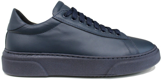 Sneaker uomo eleganti blu in vera pelle, suola in tinta leggera e rialzata, modello ACS 4190, scarpe artigianali Made in Italy