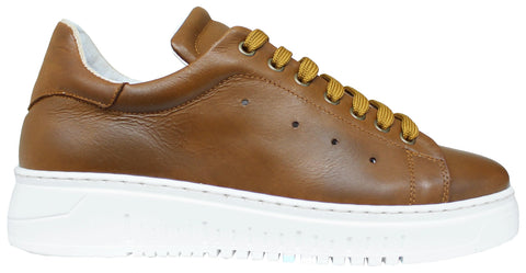 scarpe sneaker bassa uomo eleganti sportive articolo calzaturificio basic ar52 in vera pelle cuoio marrone molto morbida con suola alta molto leggera 100% made in italy scarpe con negozio a civitanova marche collezione moda 2022 soletta morbida estraibile per plantare calzature artigianali made in italy scarpe online