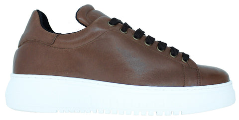 Sneaker uomo eleganti sportive articolo AR52 in vera pelle spazzolata marrone calzaturificio basic con suola alta rialzata molto leggera in vera pelle e 100% made in italy scarpe con negozio a civitanova marche collezione moda autunno inverno 2022 2021 platform di 4 cm 40 mm soletta morbida estraibile per plantare calzature artigianali